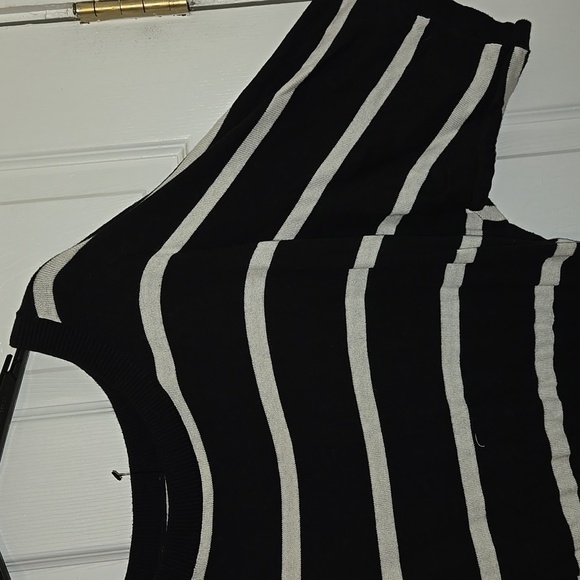 Express Swrater Dress, L - Picture 3 of 4